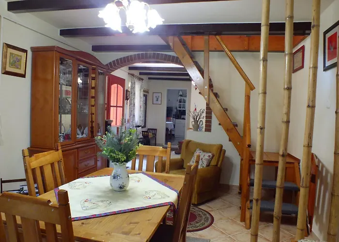 Tulipan Haz Apartmán Bodony